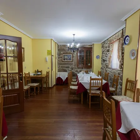 Vicente Risco Otel Castro Caldelas