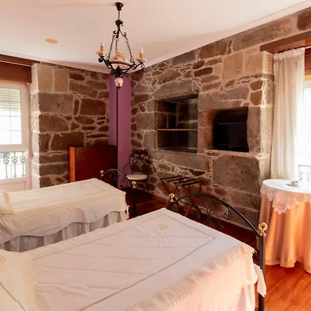 Otel Vicente Risco Castro Caldelas