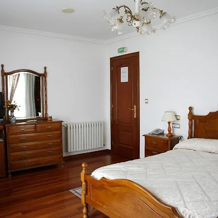 Vicente Risco فندق كاسترو كالديلاس