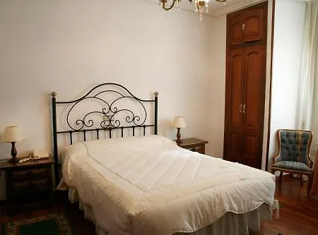 Vicente Risco Otel Castro Caldelas