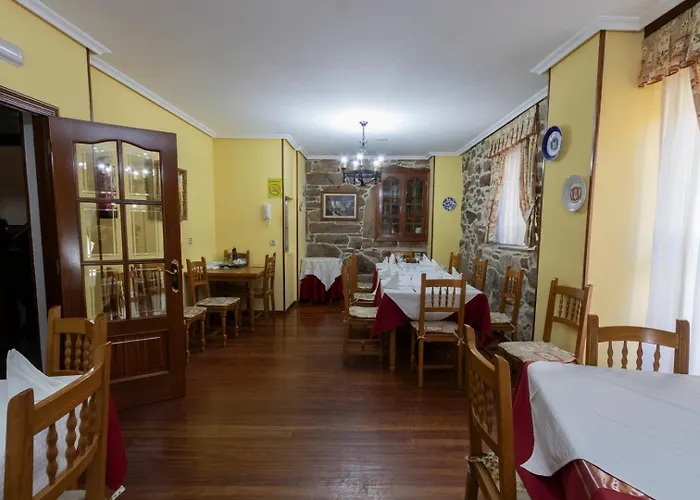 Vicente Risco Otel Castro Caldelas