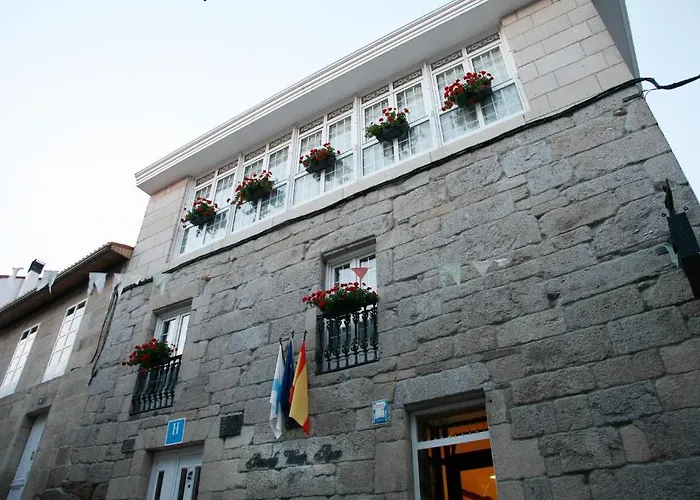 Vicente Risco Otel Castro Caldelas